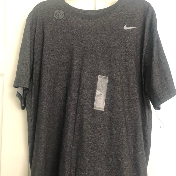 Men’s Nike T-shirt’s; size XXL; color: gray - Picture 3 of 5